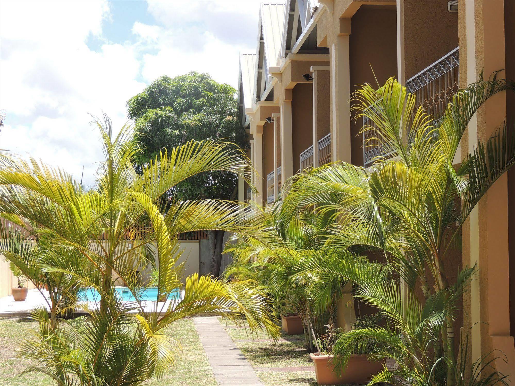 Elysee Residence Trou aux Biches Buitenkant foto